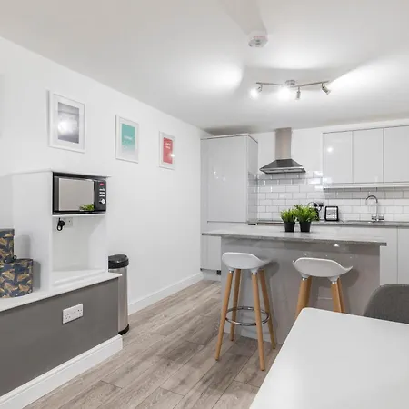 Charming Two Bed - Two Bath Apt Leeds  Exterior photo