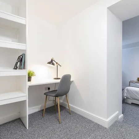 Charming Two Bed - Two Bath Apt Leeds  Exterior photo