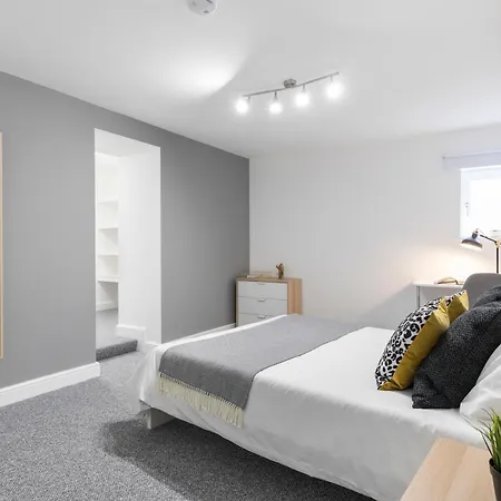 Charming Two Bed - Two Bath Apt Leeds  Exterior photo