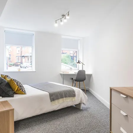 Charming Two Bed - Two Bath Apt Leeds  Exterior photo