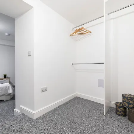 Charming Two Bed - Two Bath Apt Leeds  Exterior photo