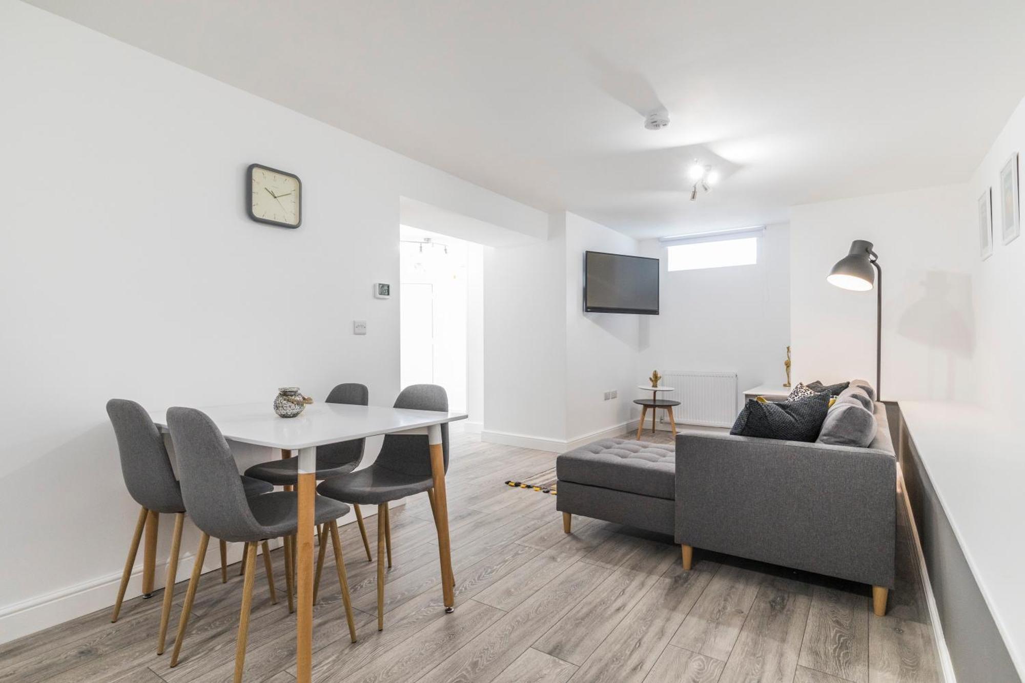 Charming Two Bed - Two Bath Apartamento *